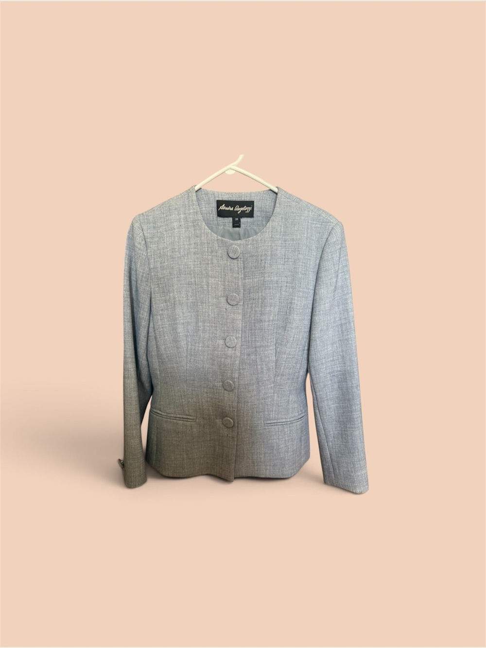 Amanda Smith women’s 2-piece Light Gray Round-Neck Button Blazer